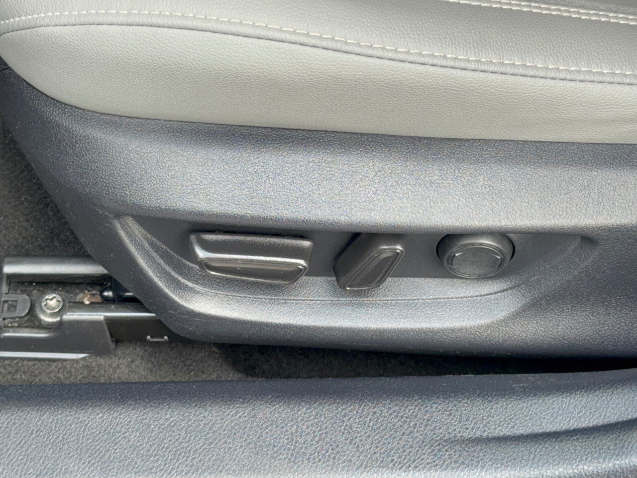 Certified 2025 Toyota Camry SE FWD image 16