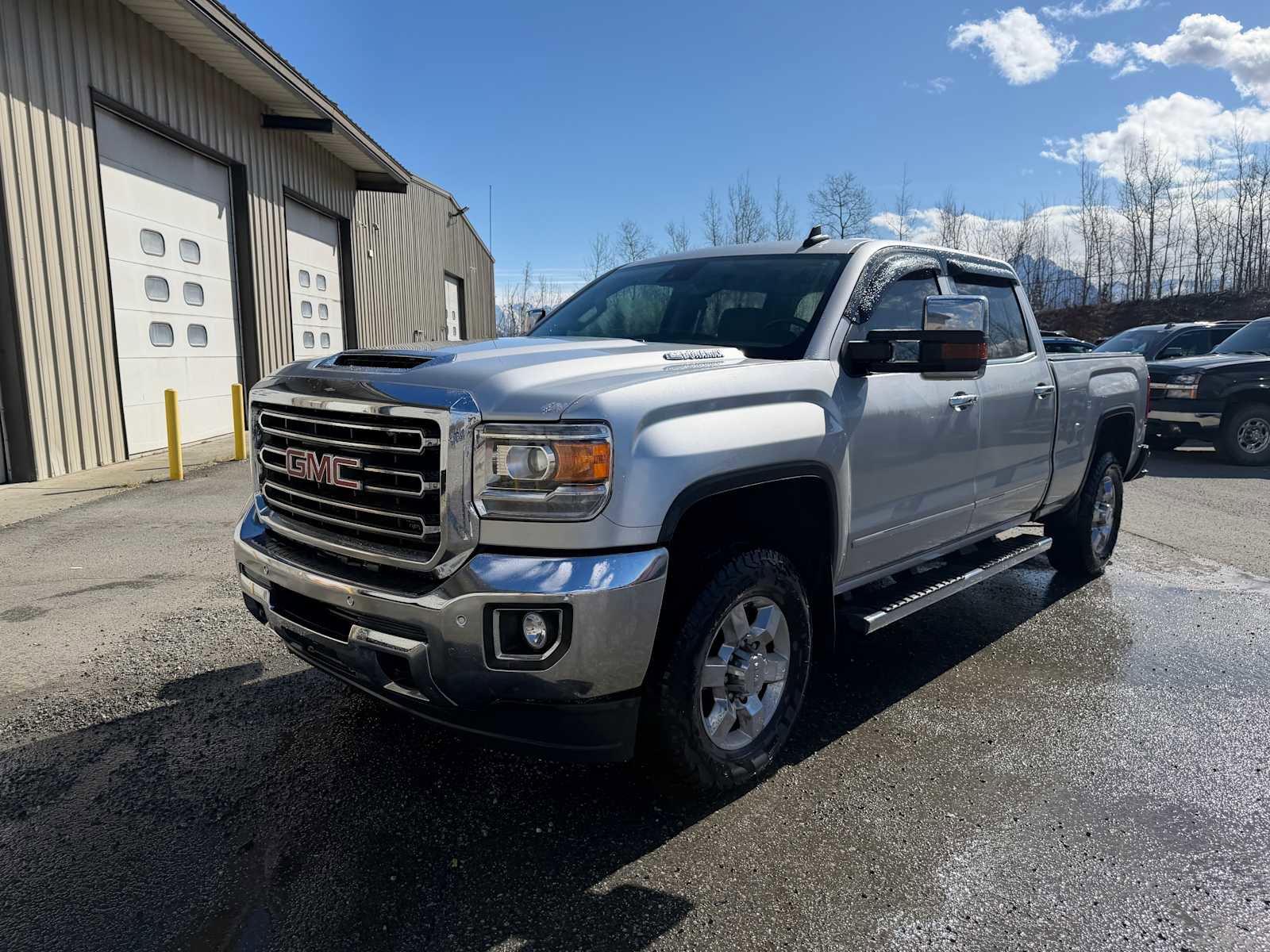 Used 2019 GMC Sierra 2500 SLT w/ Duramax Plus Package AWD/4WD image 3