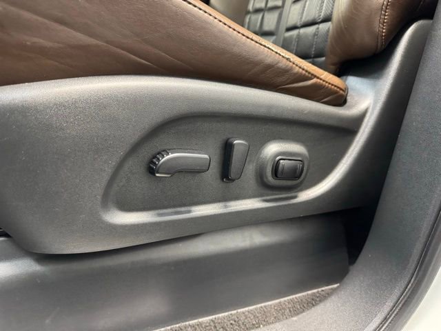 Used 2018 Nissan Titan Platinum Reserve AWD/4WD image 14