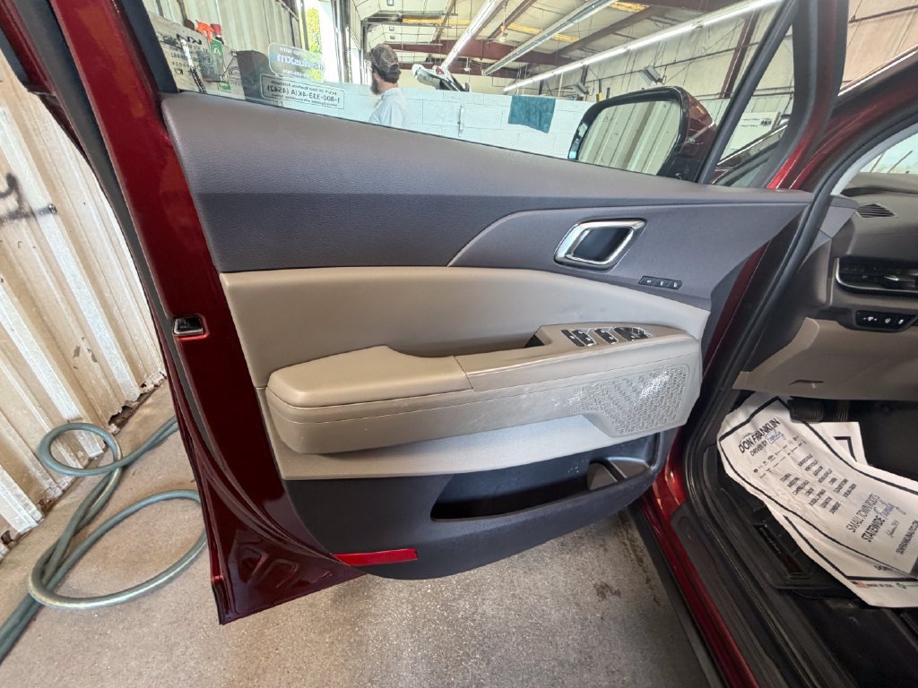 Certified 2025 Kia Carnival SX FWD image 10