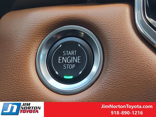 Used 2025 GMC Canyon AT4 w/ Technology Plus Package image 22