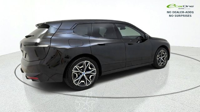Used 2024 BMW iX xDrive50 w/ Sport Package AWD/4WD image 9