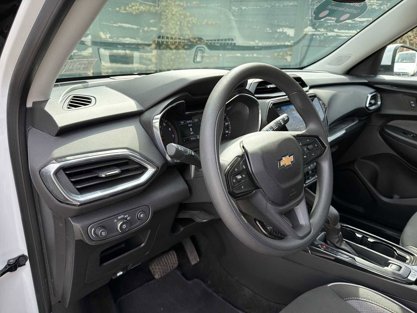 Certified 2023 Chevrolet TrailBlazer LT w/ Convenience Package image 10