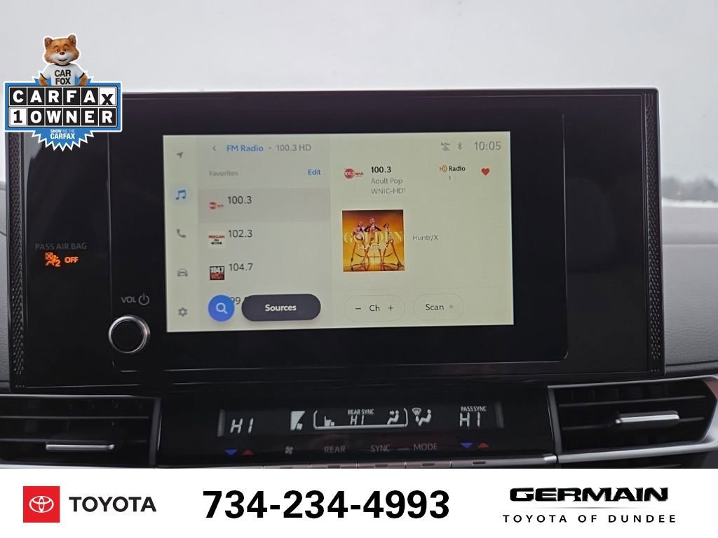 Used 2025 Toyota Sienna LE image 32