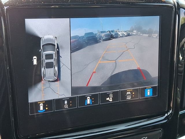 Used 2023 Chevrolet Traverse Premier w/ Redline Edition image 16