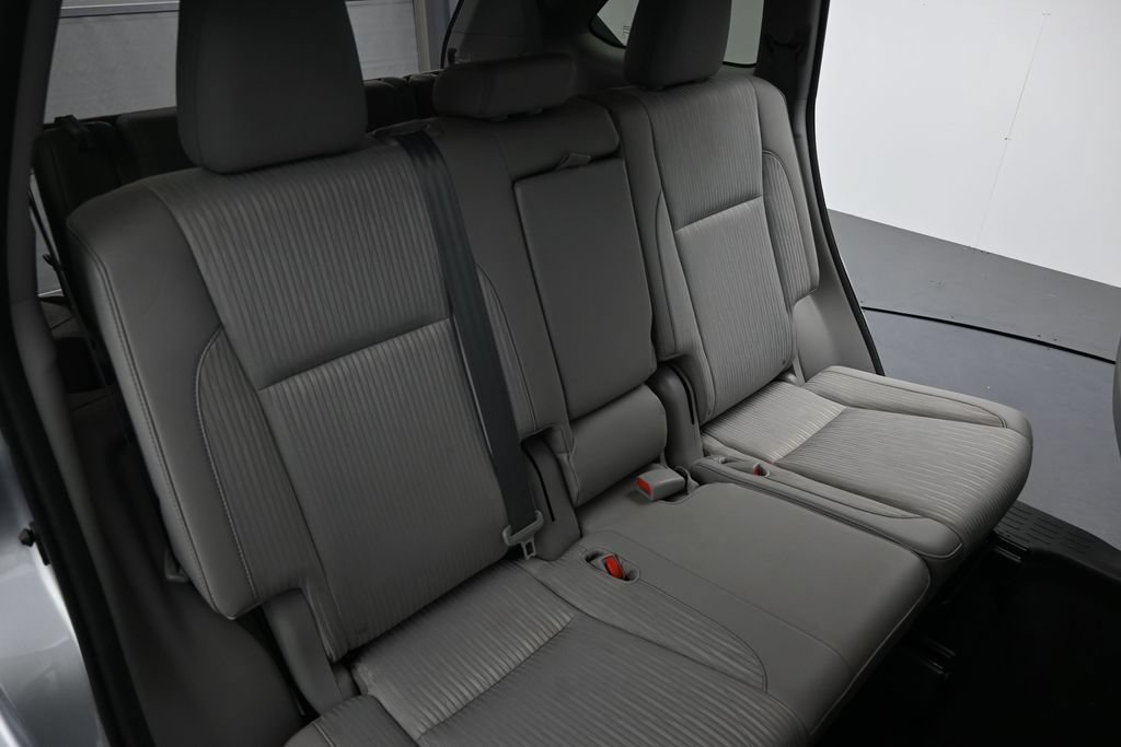 Used 2016 Toyota Highlander Plus AWD/4WD image 13