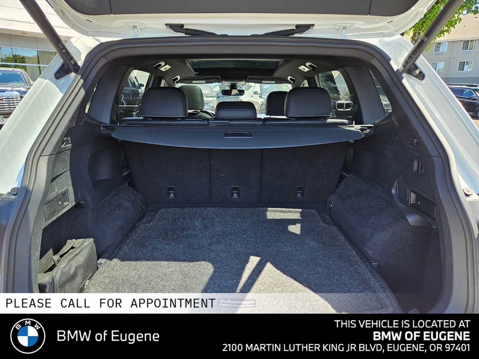 Used 2022 Volkswagen Tiguan SEL R-Line AWD/4WD image 18