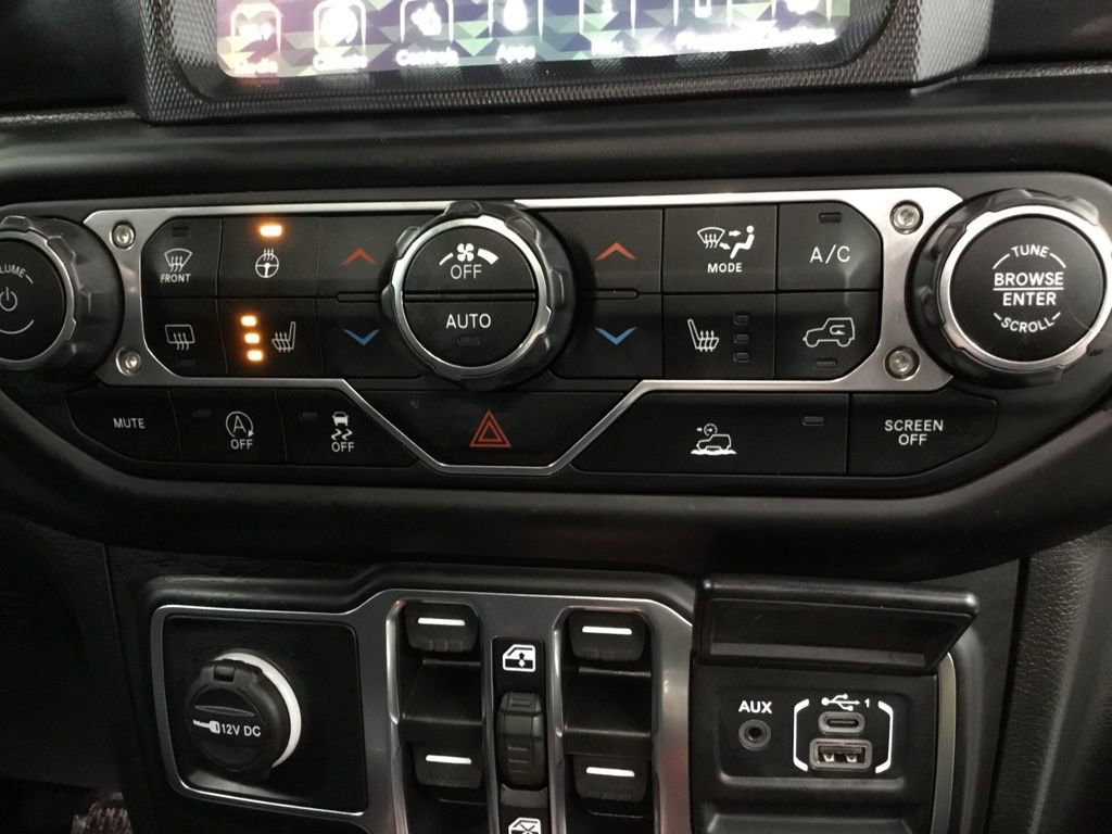 Used 2023 Jeep Wrangler Sport image 28