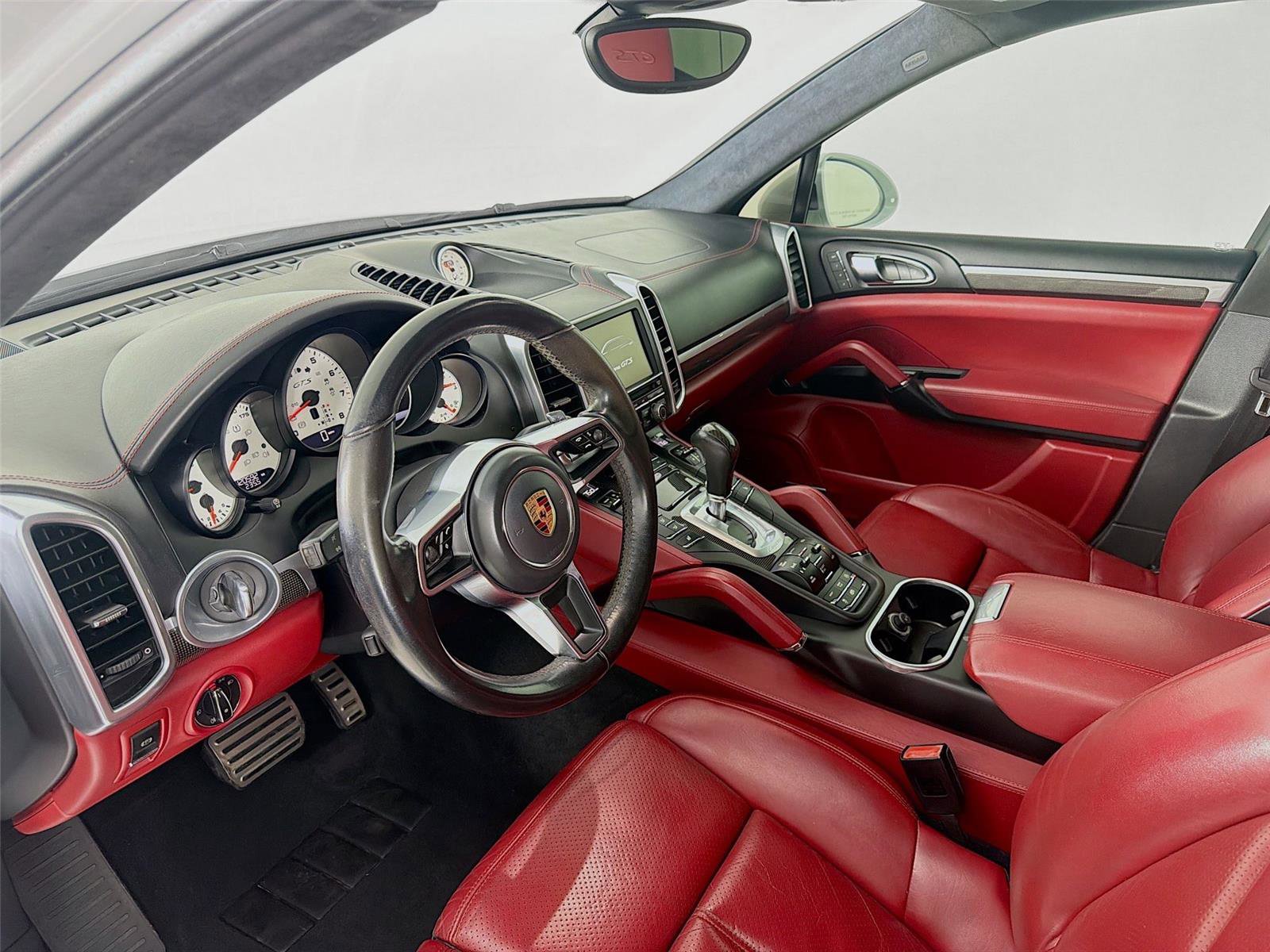 Used 2016 Porsche Cayenne GTS AWD/4WD image 4