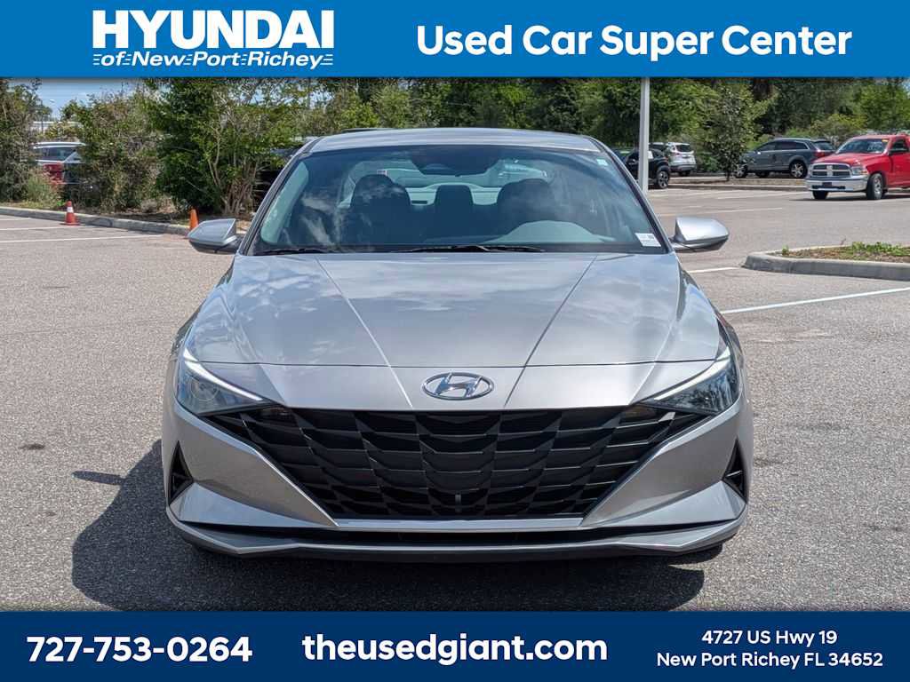 Used 2023 Hyundai Elantra SE w/ Cargo Package FWD image 8