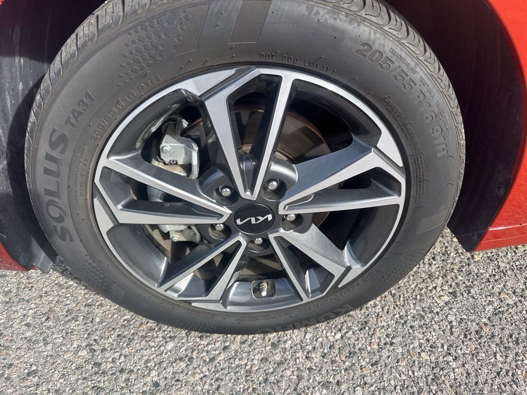 Used 2023 Kia Forte LXS image 7