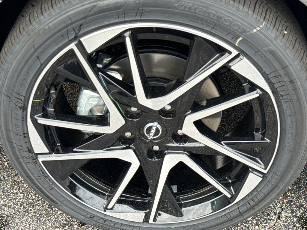 New 2025 Nissan Sentra SR image 9