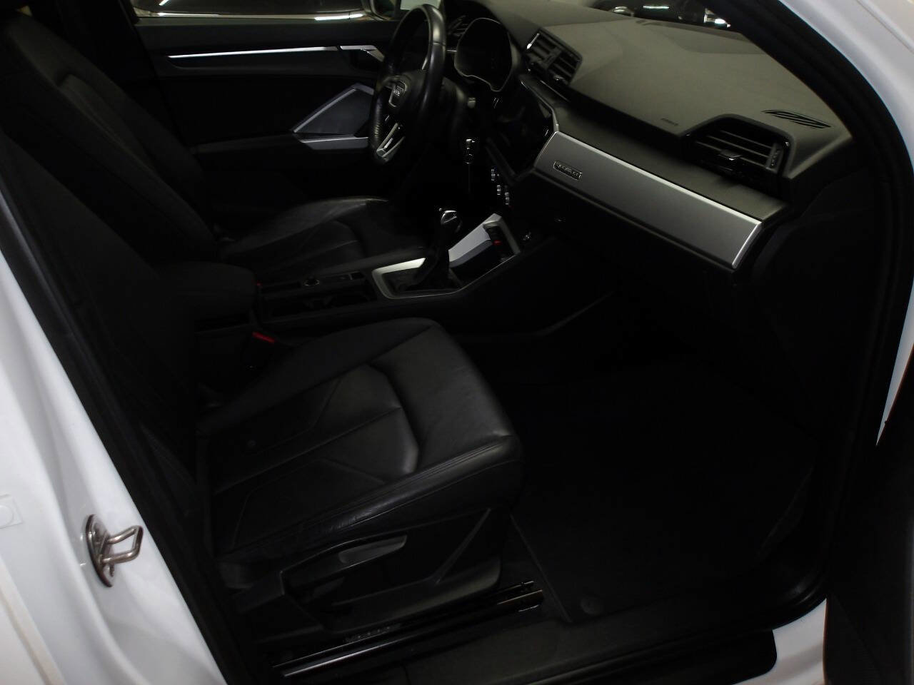 Used 2019 Audi Q3 2.0T Premium image 27