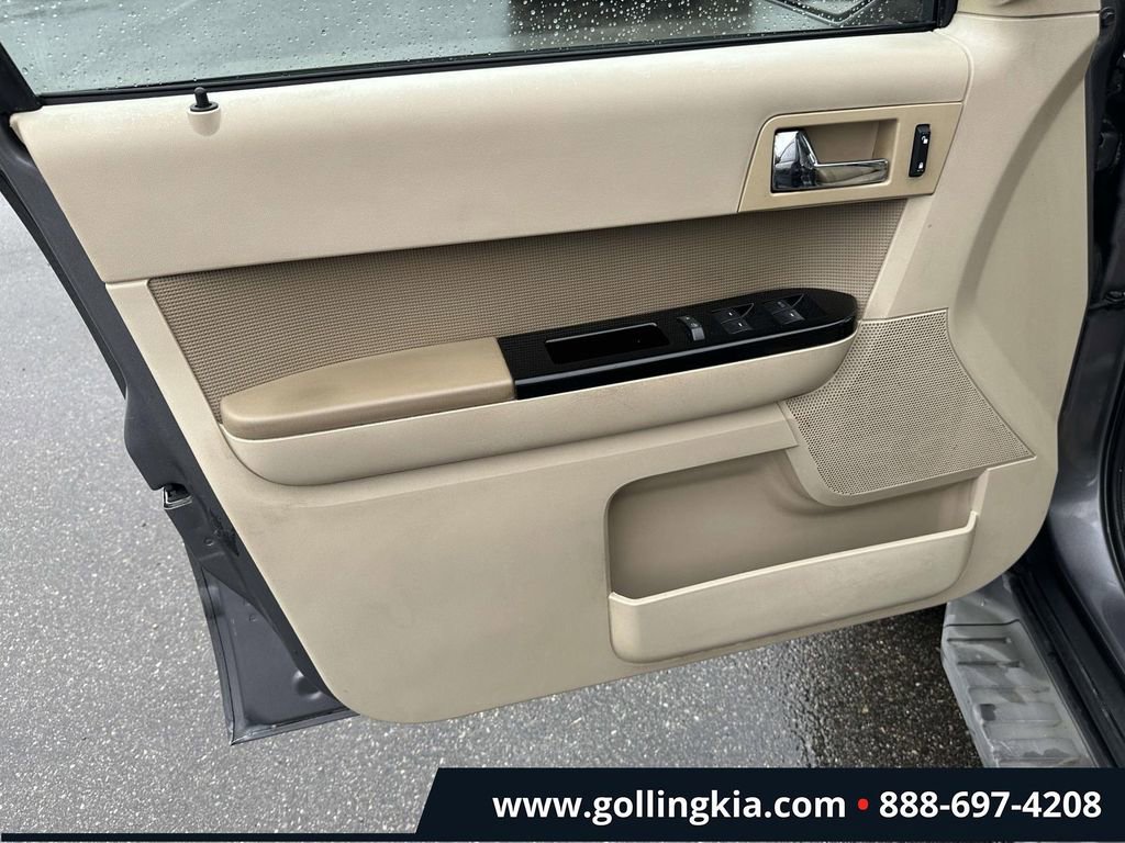 Used 2010 Ford Escape Limited image 17