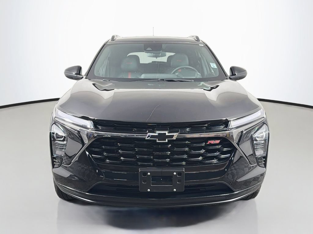 Used 2025 Chevrolet Trax RS w/ Sunroof Package FWD image 2