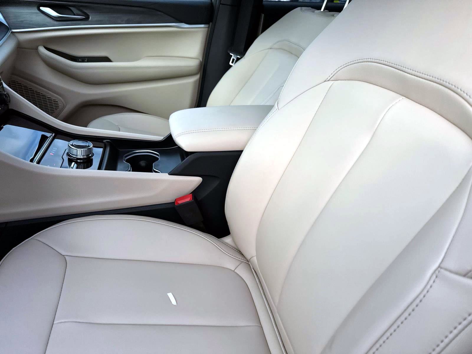 New 2025 Jeep Grand Cherokee Limited image 8