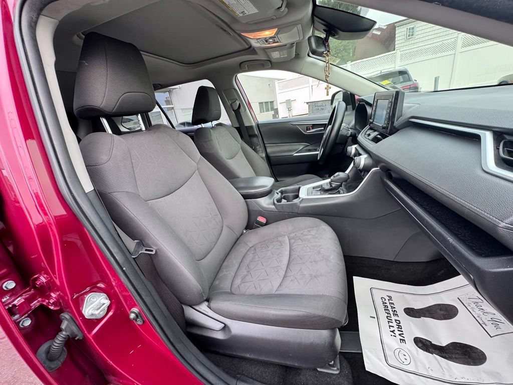 Used 2019 Toyota RAV4 XLE AWD/4WD image 18
