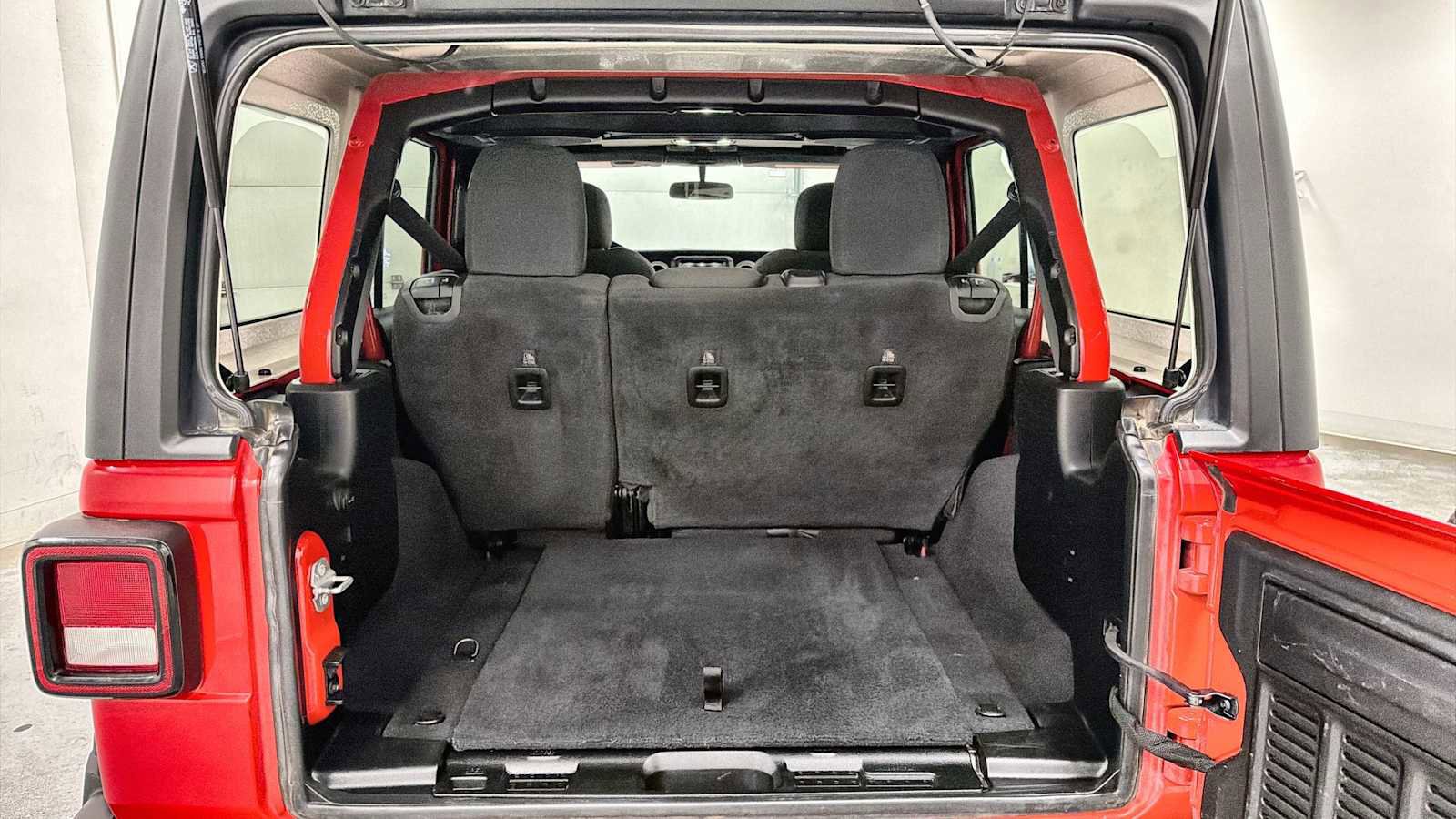 Used 2021 Jeep Wrangler Unlimited Sahara image 26