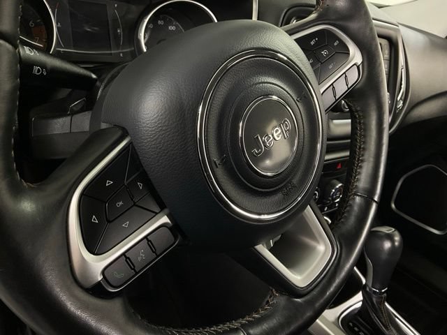 Used 2018 Jeep Compass Latitude w/ Cold Weather Group FWD image 18