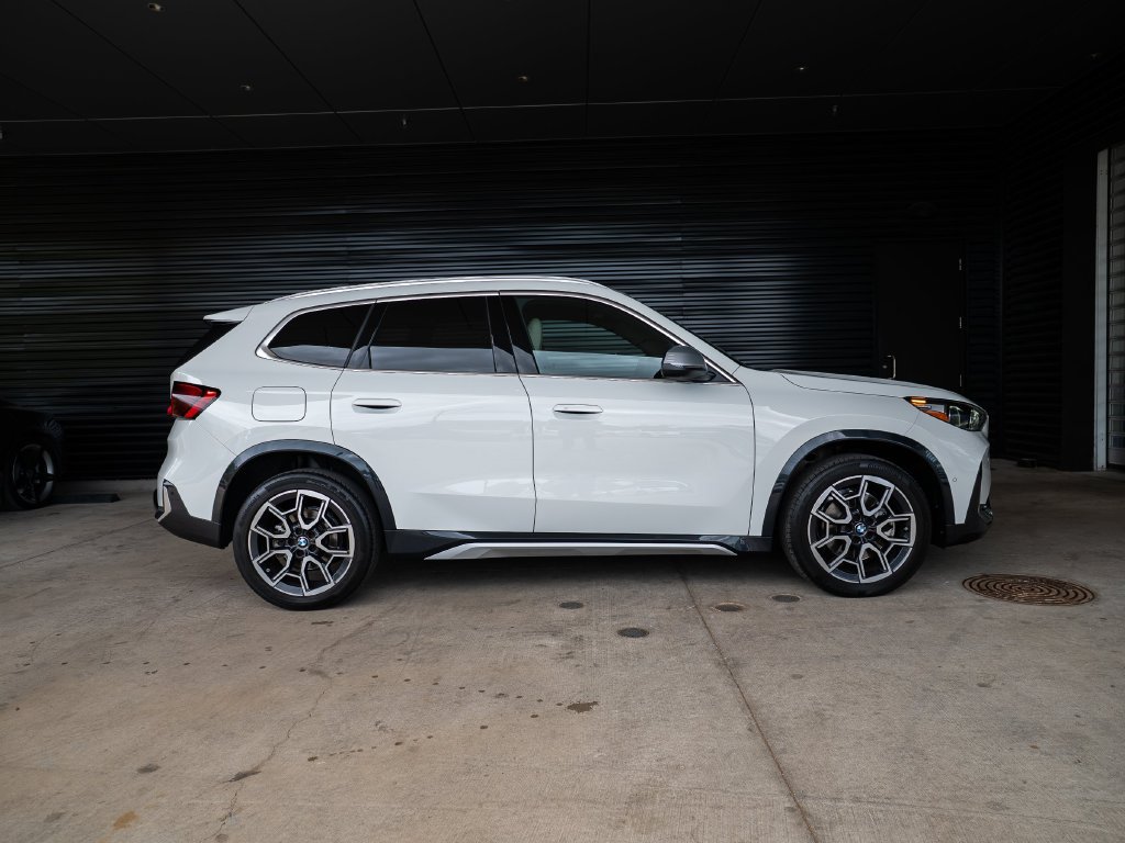 Used 2024 BMW X1 xDrive28i w/ Convenience Package AWD/4WD image 8