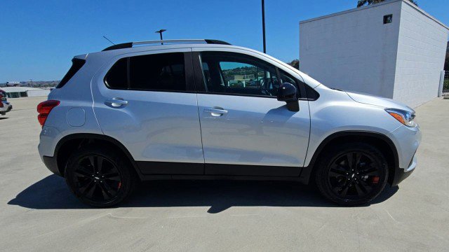 Used 2022 Chevrolet Trax LT w/ Redline Edition FWD image 9
