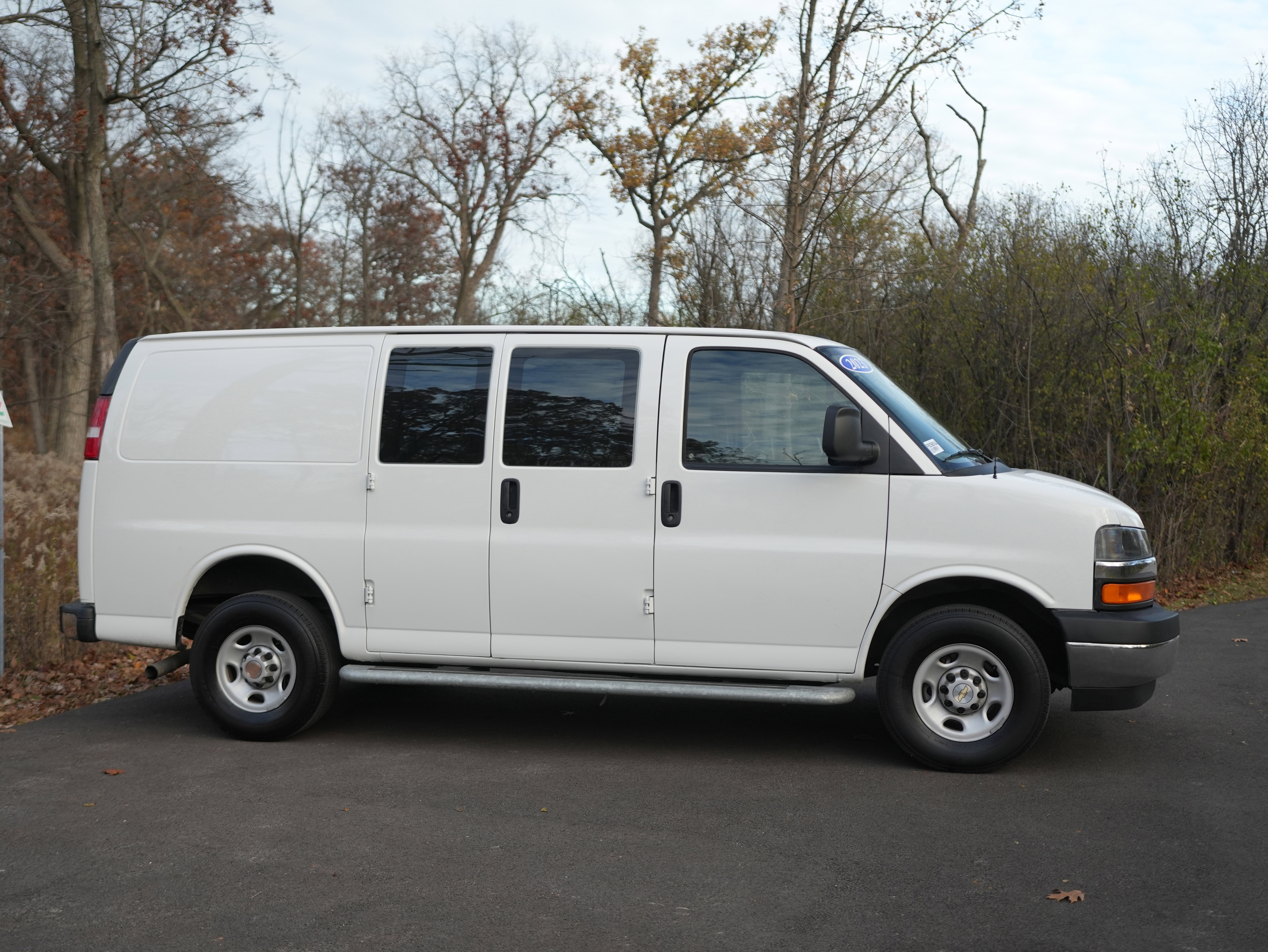 Used 2023 Chevrolet Express 2500 w/ Driver Convenience Package image 11