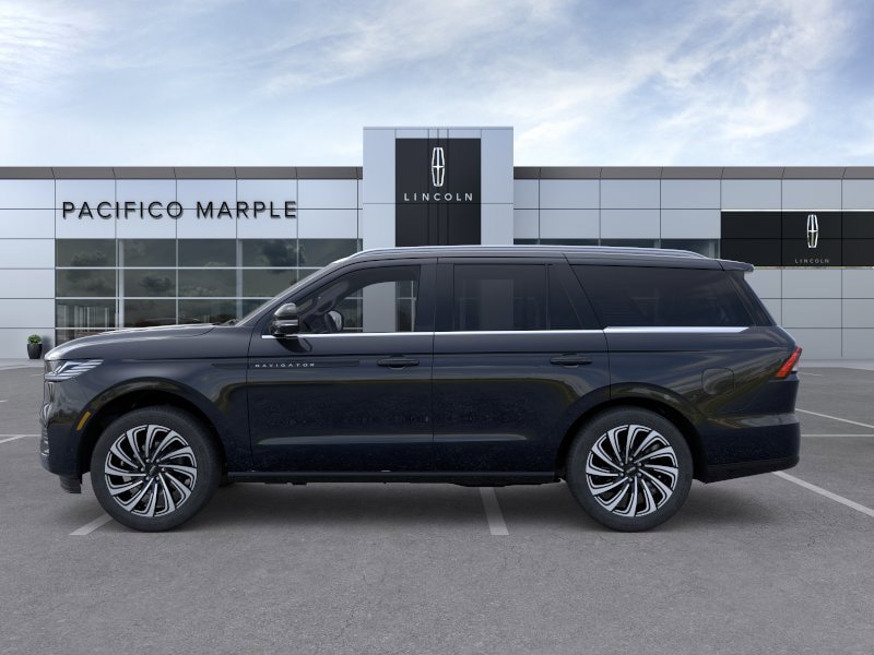 New 2026 Lincoln Navigator Black Label AWD/4WD image 3