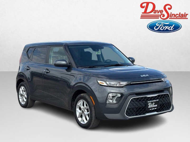 Used 2022 Kia Soul LX w/ Technology Package FWD image 4