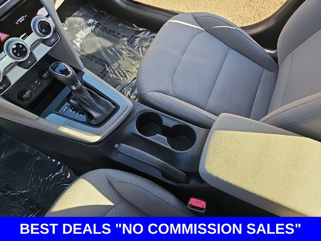 Used 2019 Hyundai Elantra SE FWD image 22
