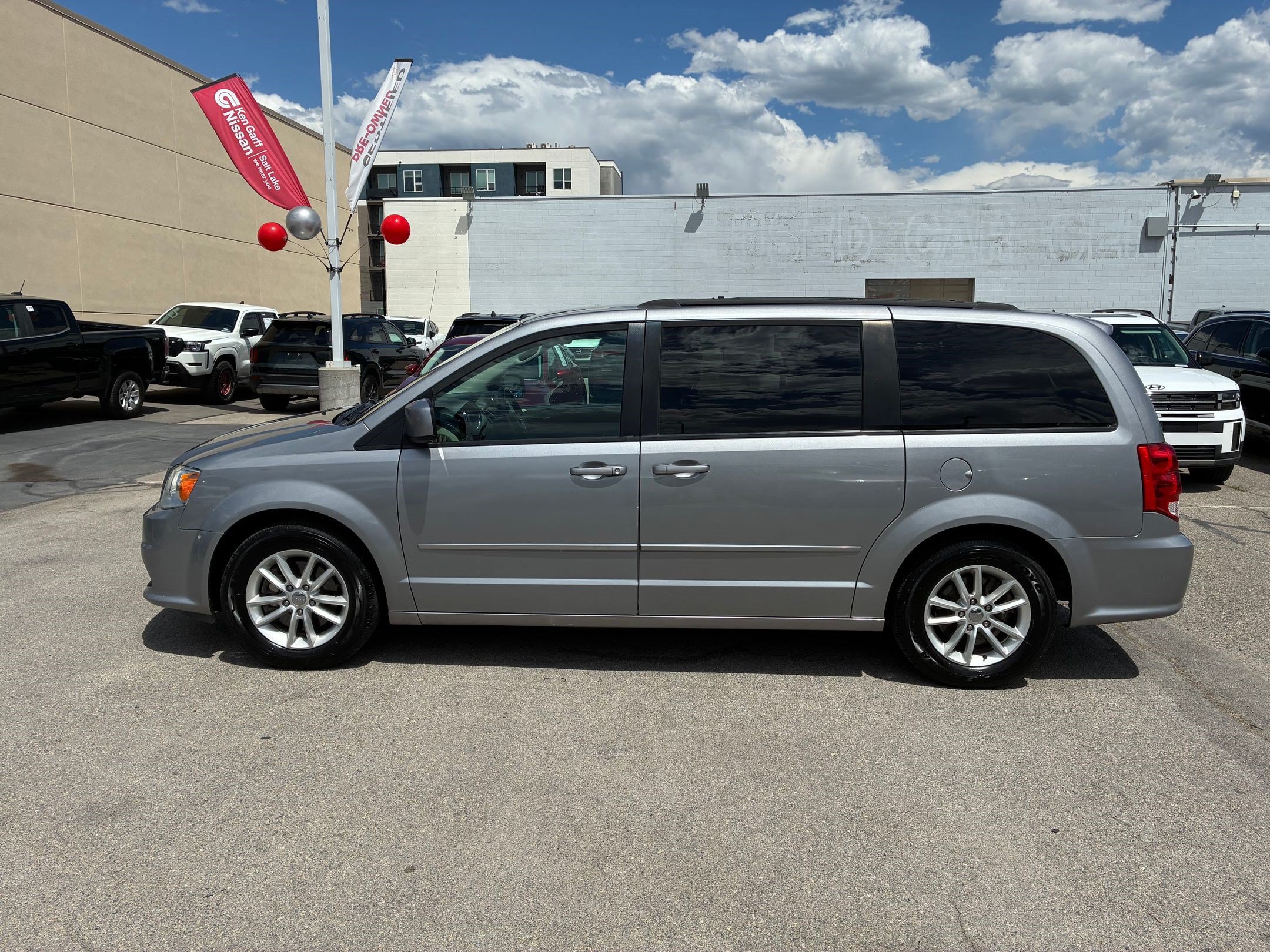 Used 2016 Dodge Grand Caravan SXT FWD image 10