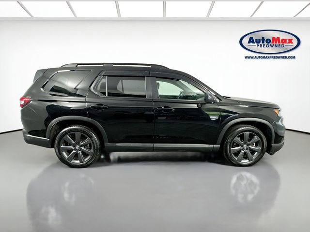Used 2025 Honda Pilot Sport image 9