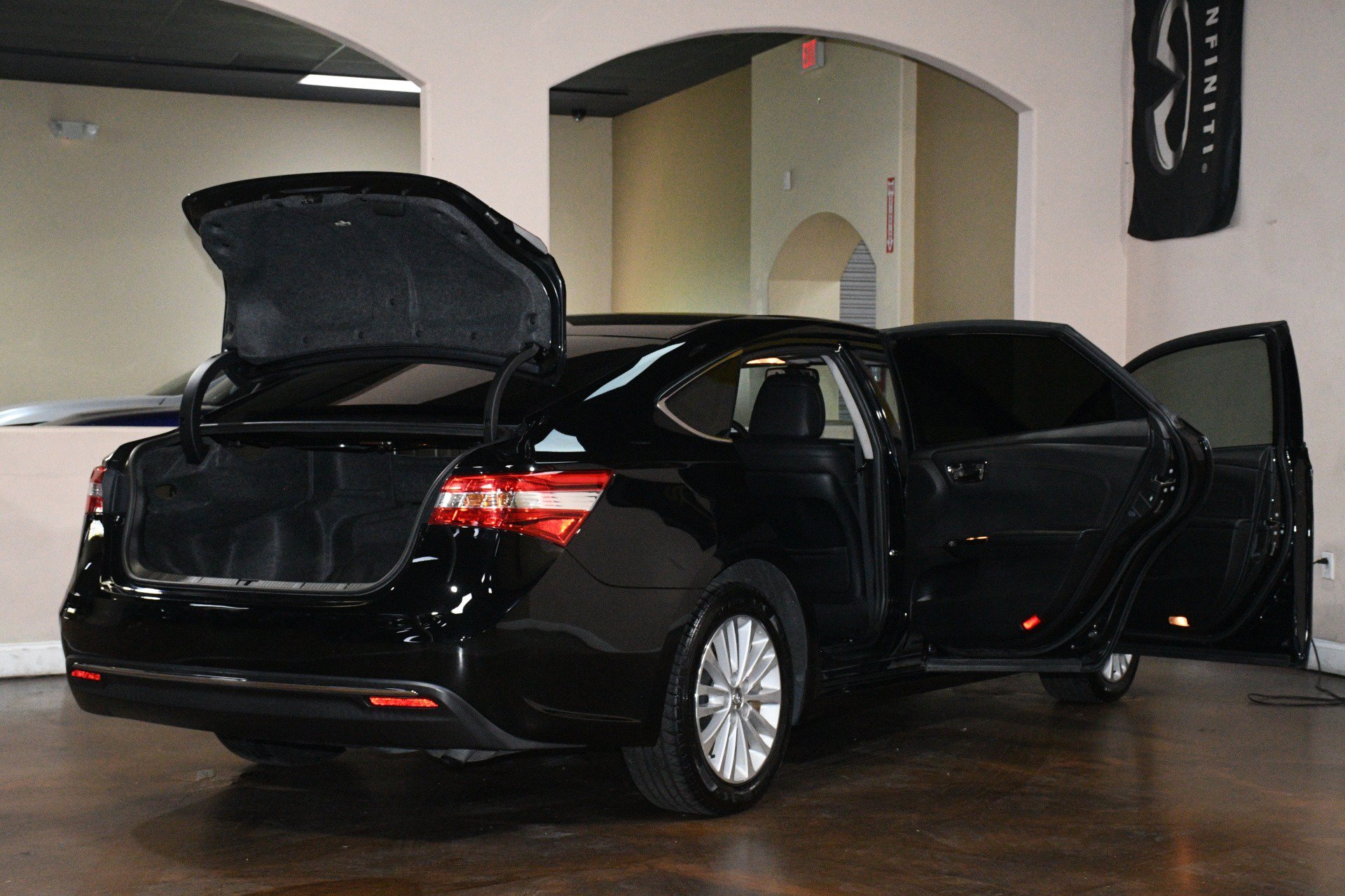 Used 2015 Toyota Avalon XLE Touring FWD image 91