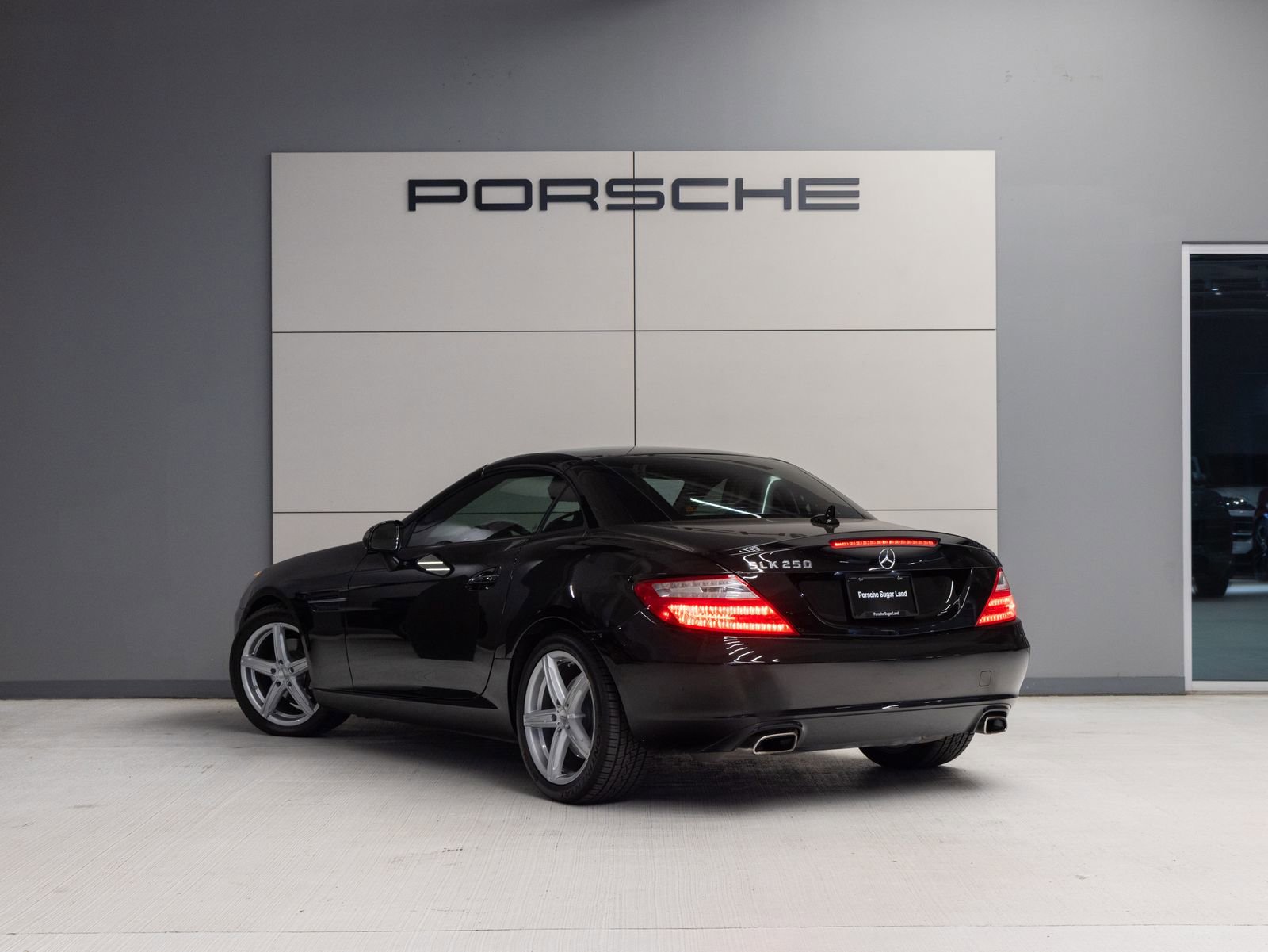 Used 2013 Mercedes-Benz SLK 250 image 3