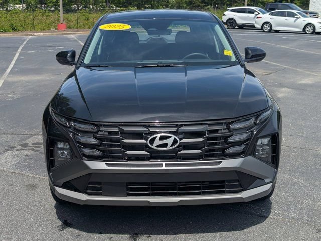 Used 2025 Hyundai Tucson SE FWD image 2