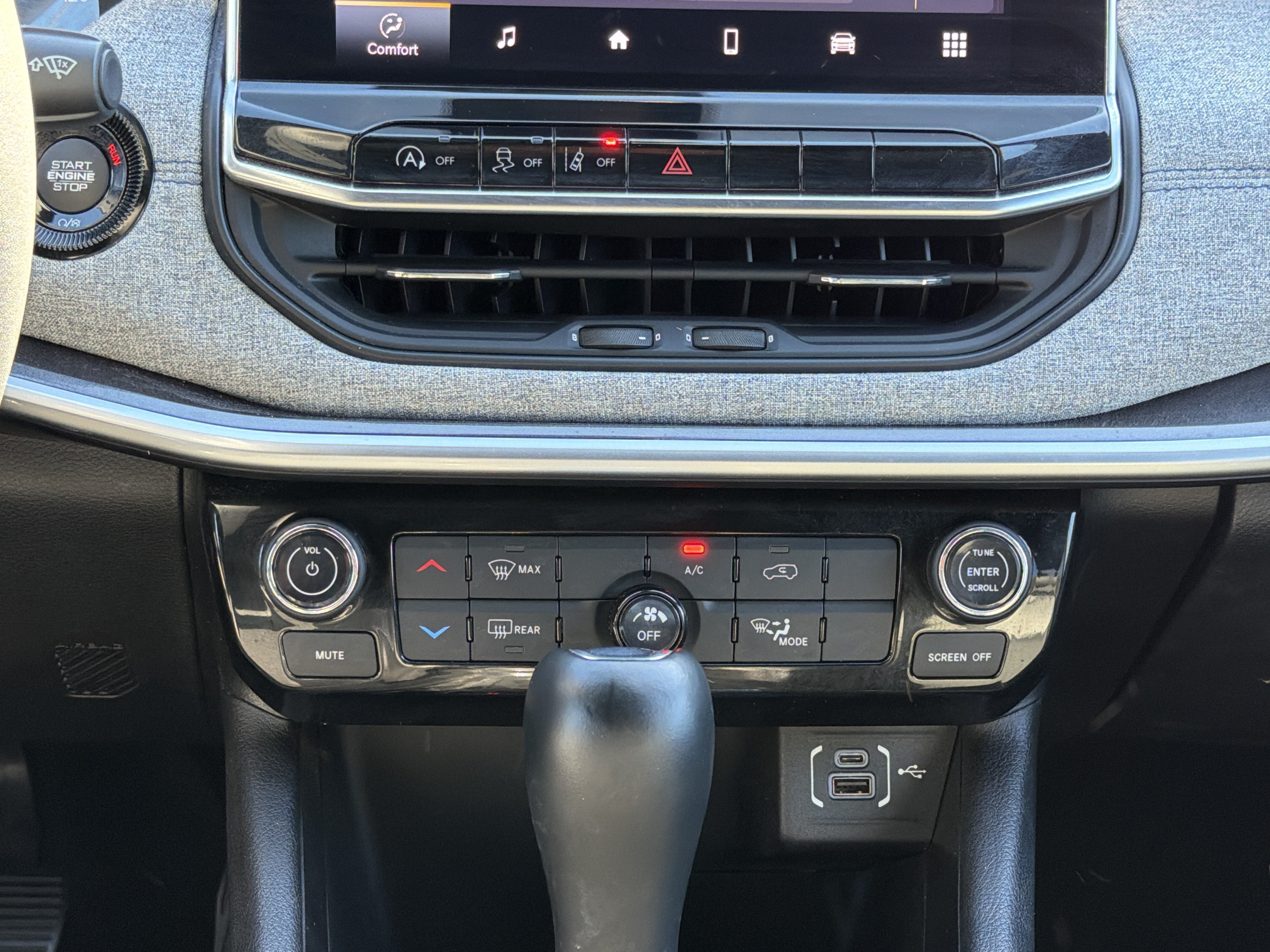 Used 2023 Jeep Compass Latitude AWD/4WD image 19