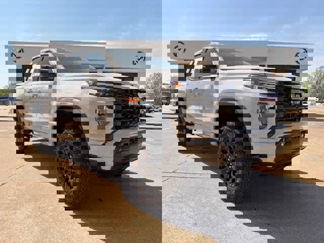 New 2026 GMC Canyon Elevation w/ Convenience Package RWD image 3