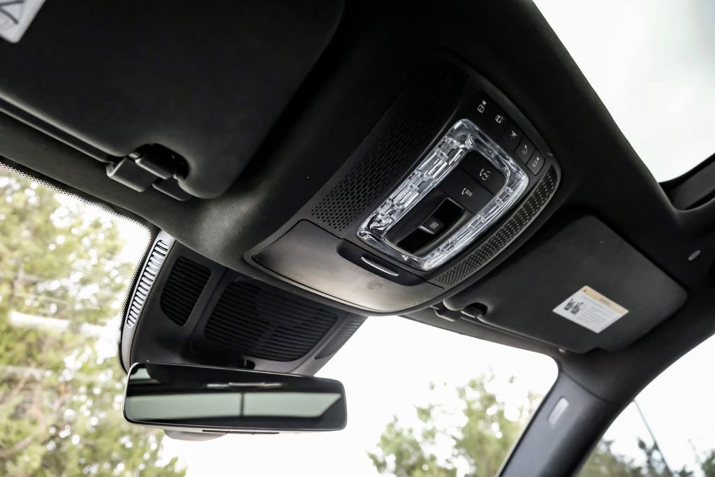 Used 2021 Mercedes-Benz GLS 580 4MATIC image 23