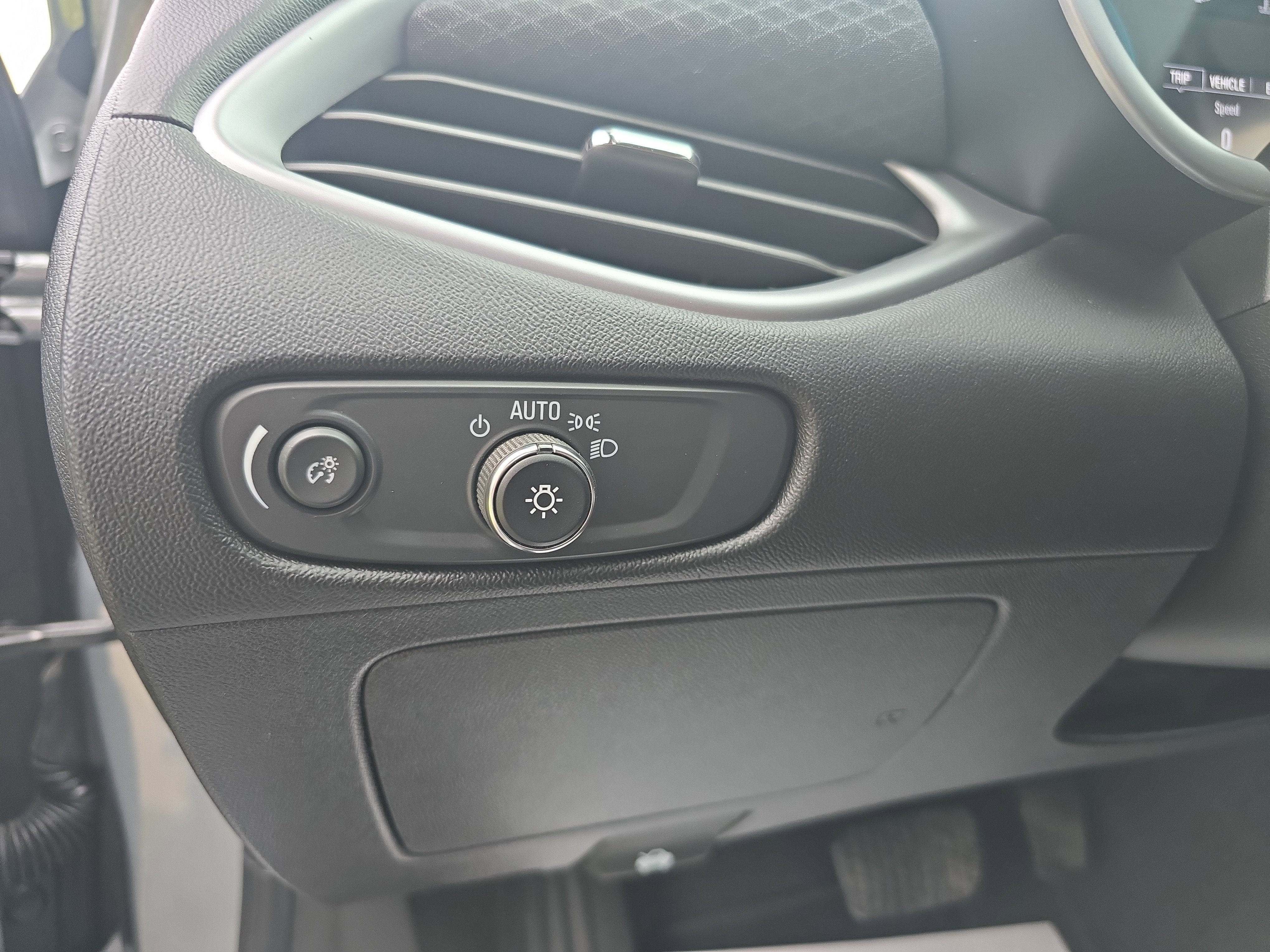Used 2024 Chevrolet Malibu RS FWD image 18