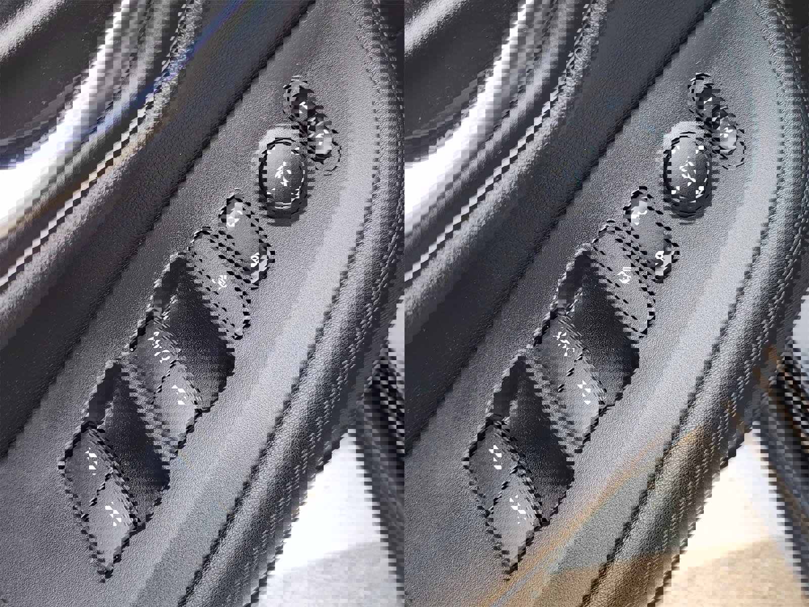 Used 2024 Honda HR-V LX image 29