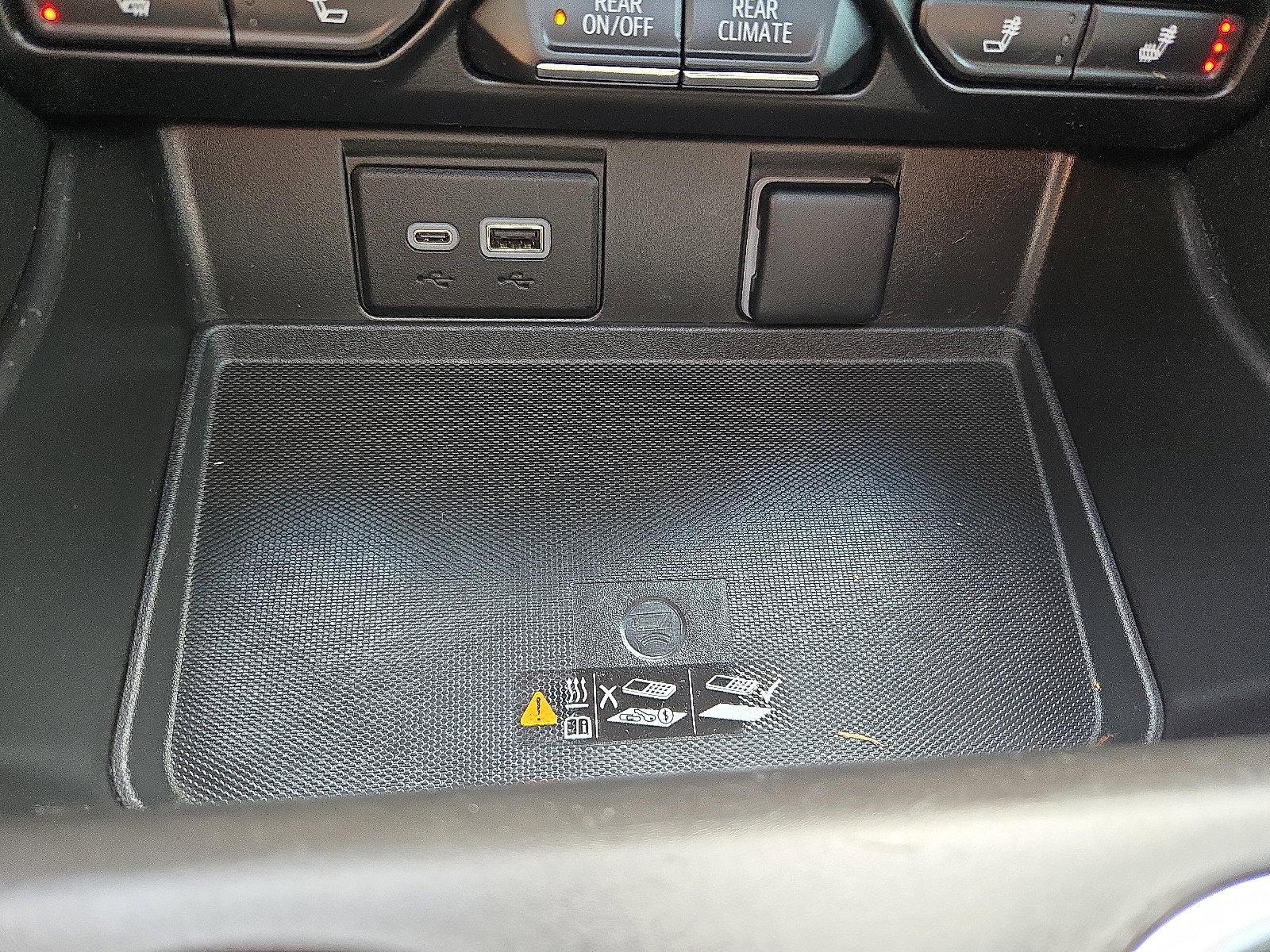 Used 2023 Chevrolet Suburban RST w/ Luxury Package image 25