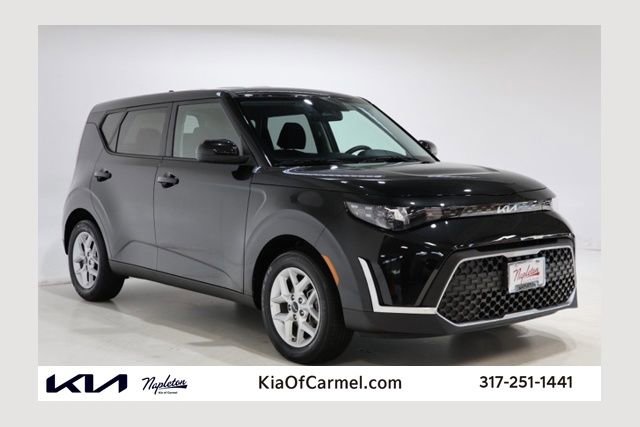 Used 2025 Kia Soul LX FWD image 1