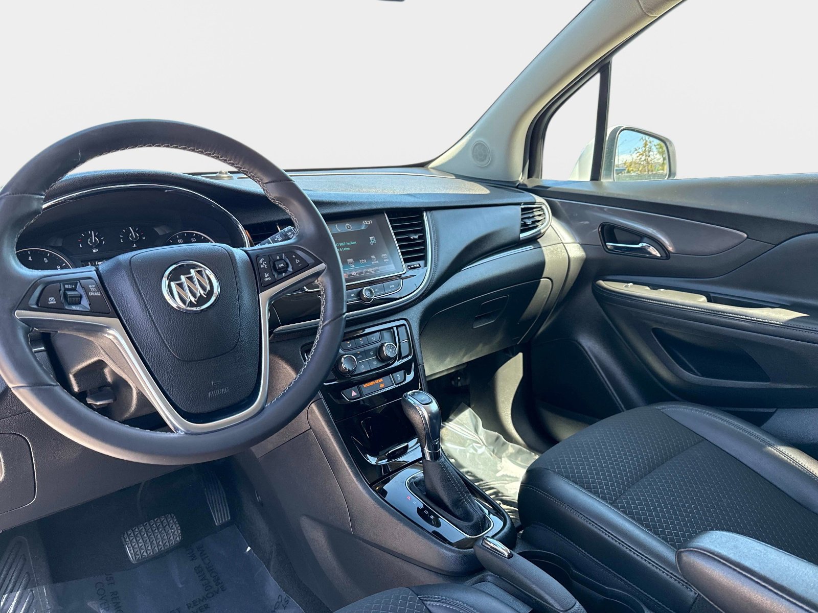 Used 2019 Buick Encore Preferred w/ Safety Package image 17