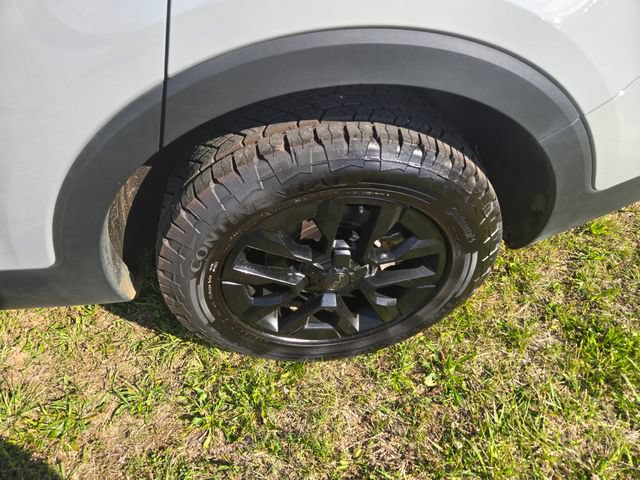 Used 2025 Kia Telluride AWD image 23