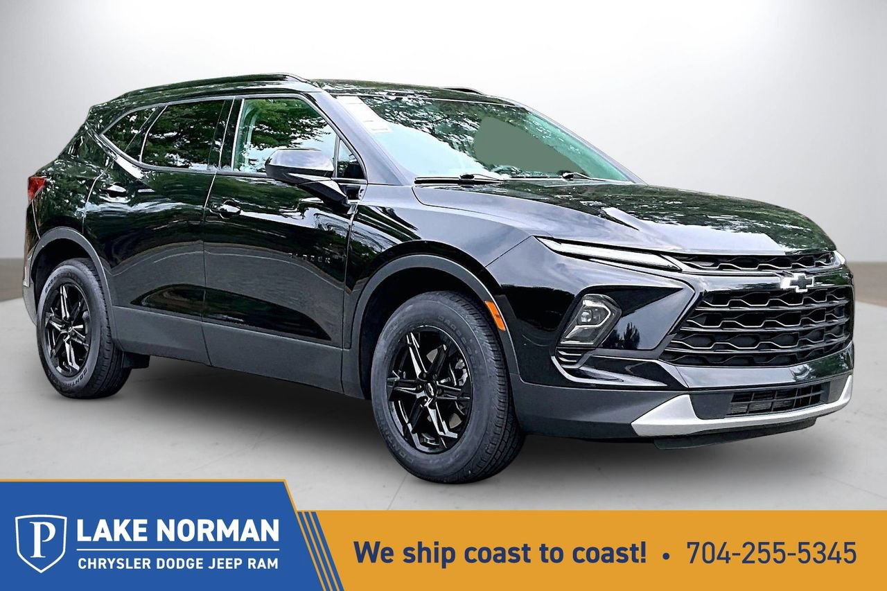 Used 2023 Chevrolet Blazer LT w/ Midnight/Sport Edition FWD image 1