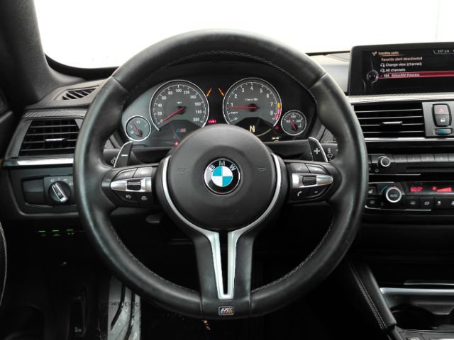 Used 2015 BMW M4 Convertible RWD image 34