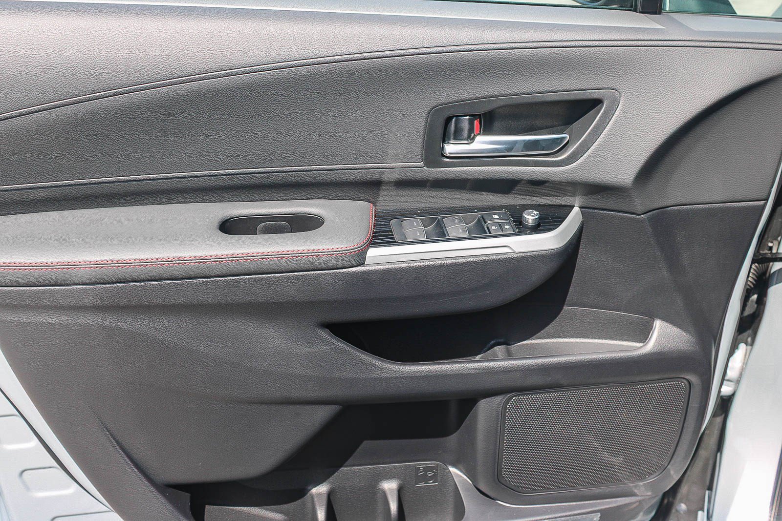 New 2026 Toyota Sienna XSE FWD image 23