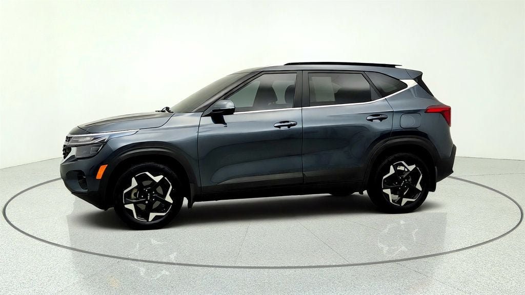 Used 2024 Kia Seltos EX FWD image 8