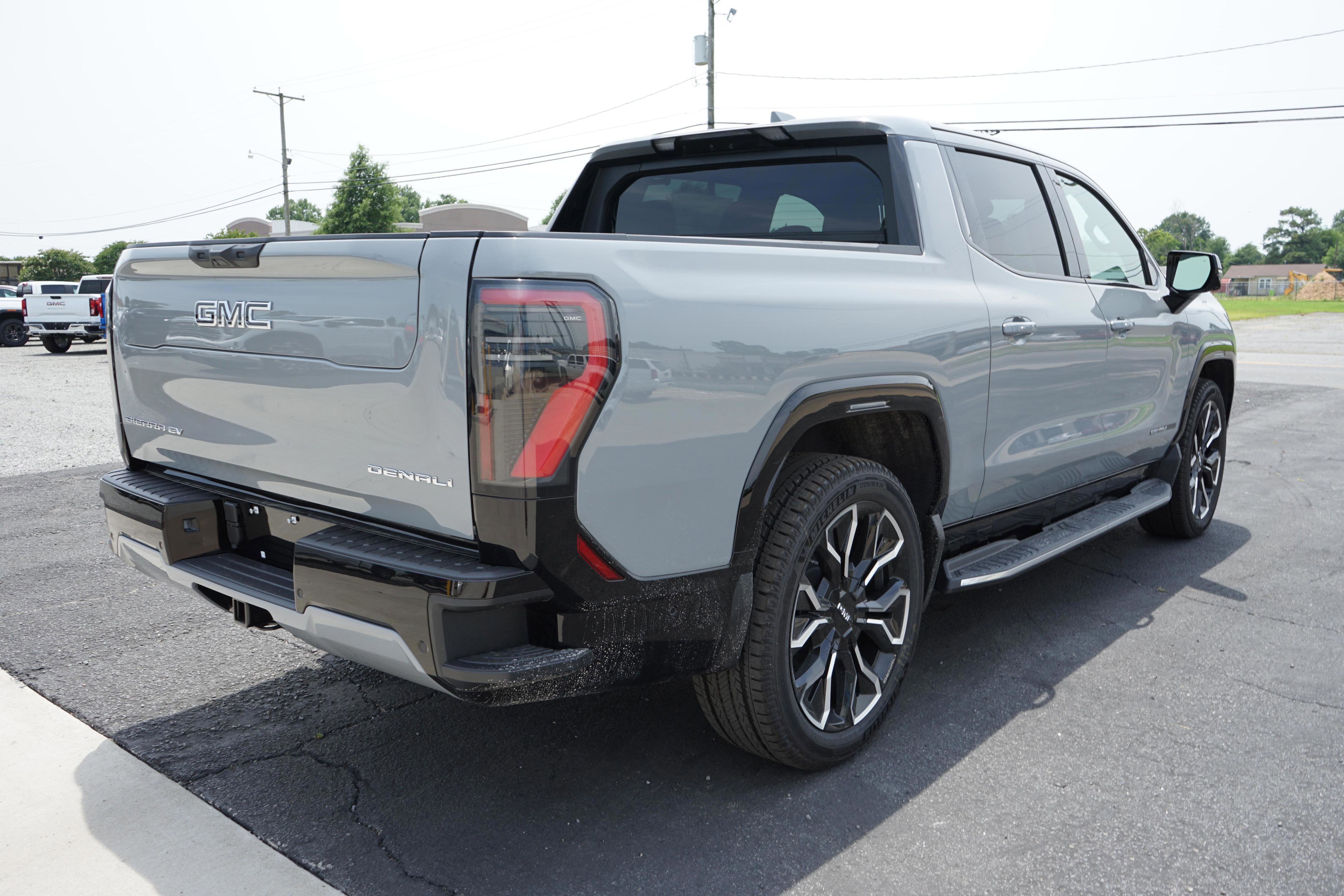 New 2025 GMC Sierra EV Denali image 5