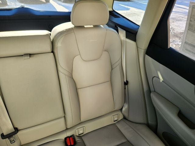 New 2026 Volvo XC60 B5 Ultra w/ Protection Package Premier AWD/4WD image 13