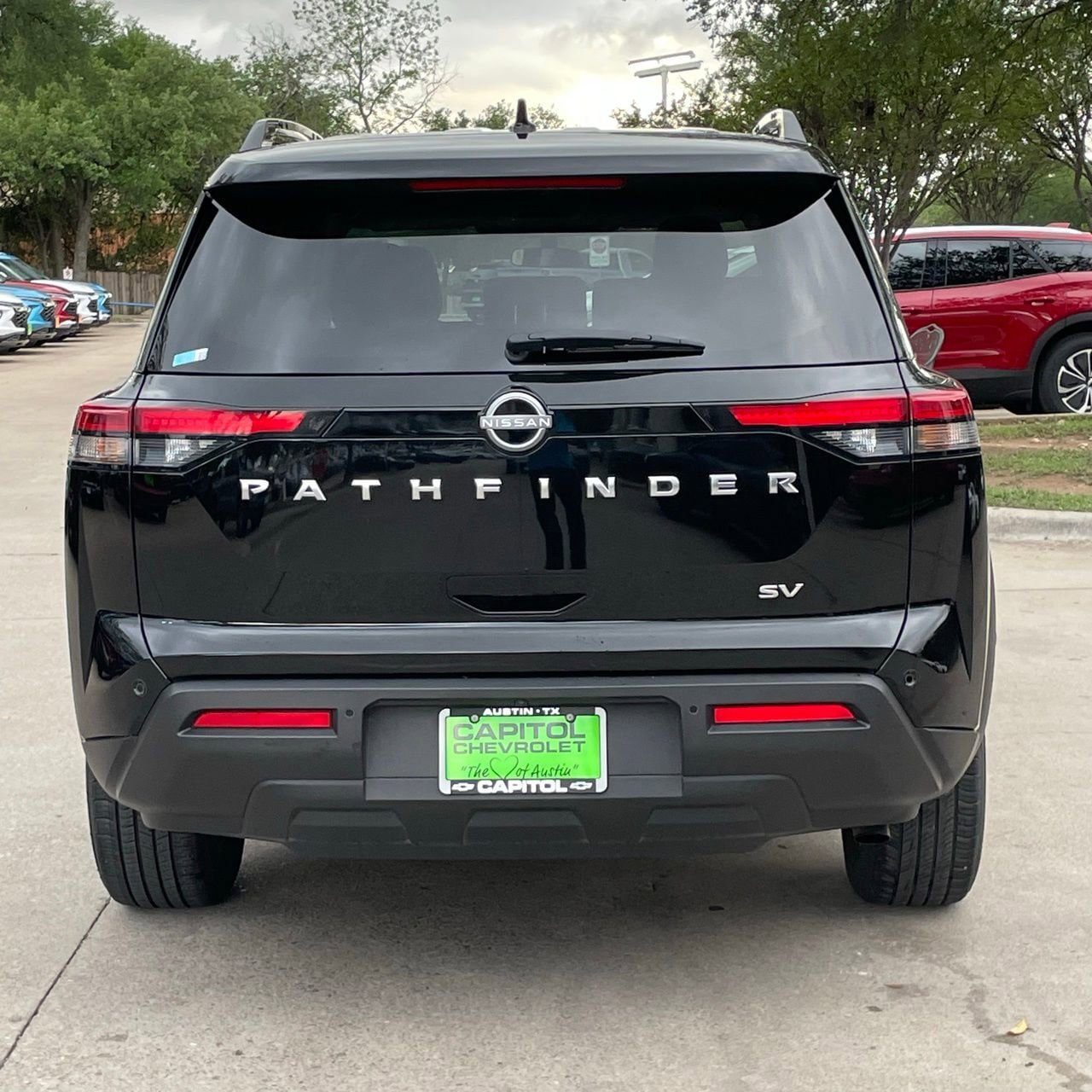 Used 2024 Nissan Pathfinder SV FWD image 5